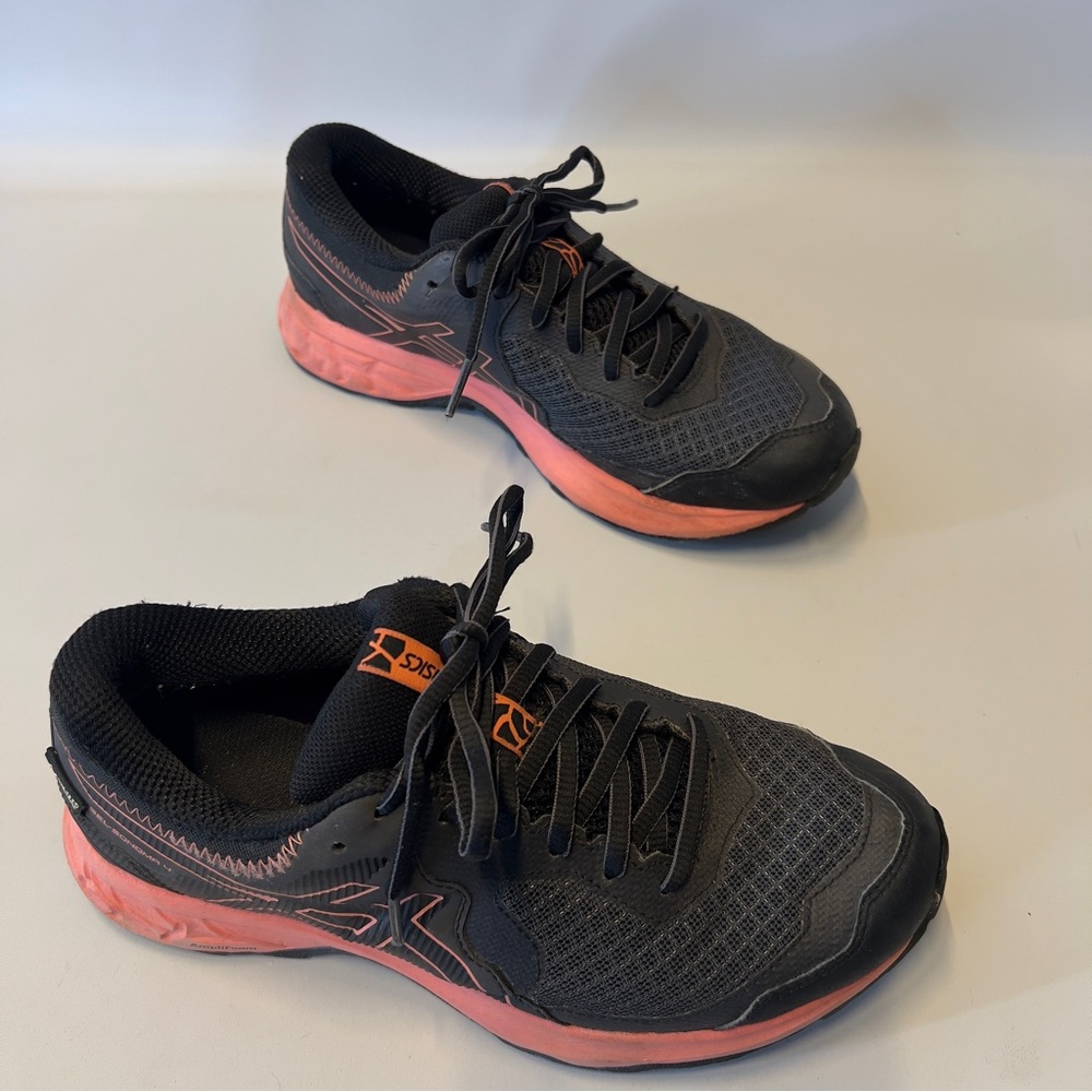ASICS Gel Black and Salmon Women’s Size 7 Sneakers Running Shoe - Picture 2 of 9